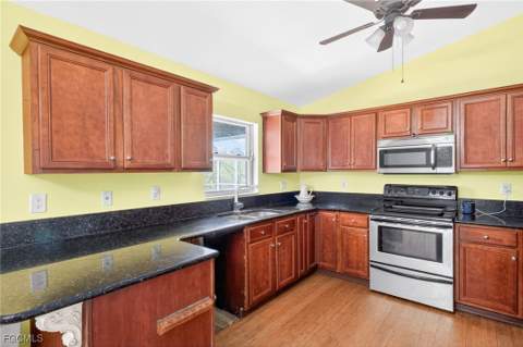 2917 48th St W, Lehigh Acres FL - photo 10 of 37