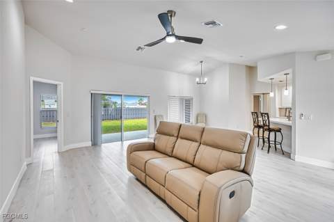 1633 SW 43rd St, Cape Coral FL - photo 9 of 37