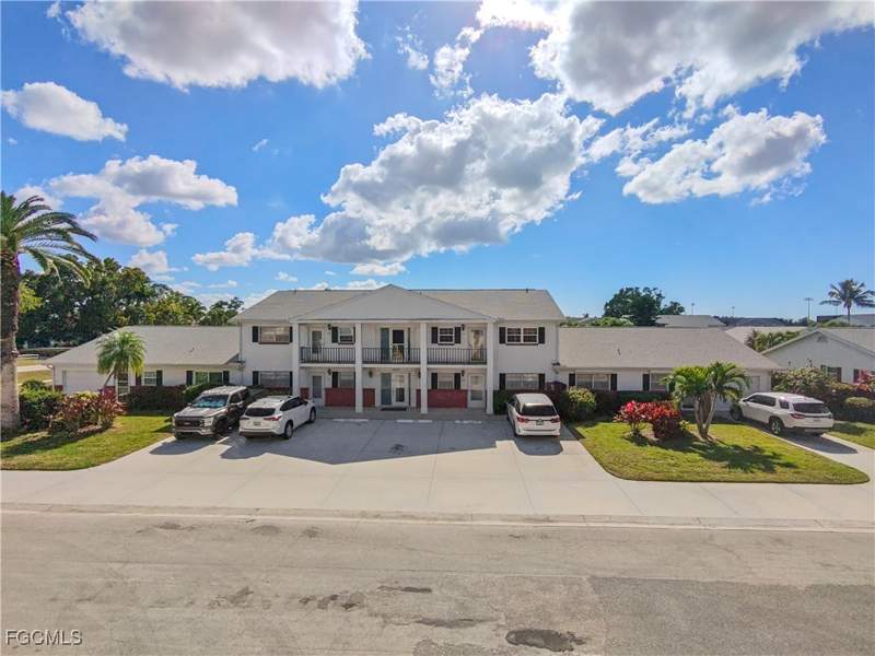 2 bedroom Condominium at 1490 Memoli Ln 2, Cypress Lakes Manor North, Fort Myers — photo 2