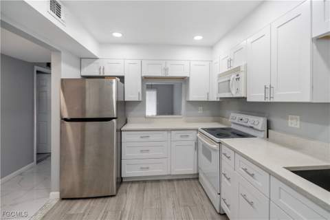 1490 Memoli Ln 2, Fort Myers FL - photo 6 of 32