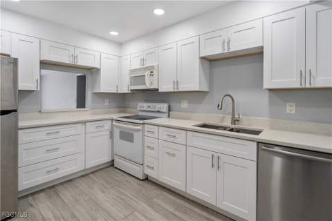 1490 Memoli Ln 2, Fort Myers FL - photo 7 of 32