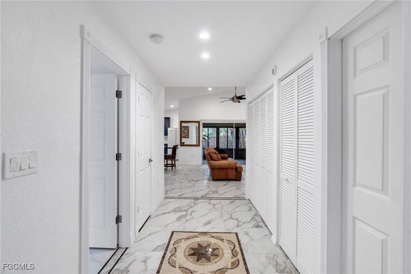 2 bedroom SingleFamilyResidence at 6511 Royal Woods Dr, Royal Woods, Fort Myers — photo 2