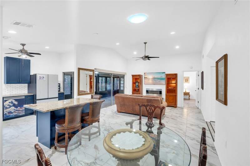 2 bedroom SingleFamilyResidence at 6511 Royal Woods Dr, Royal Woods, Fort Myers — photo 4