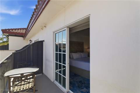 221 9th St S 405, Naples FL - photo 14 of 27