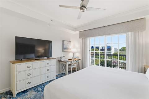 221 9th St S 405, Naples FL - photo 9 of 27