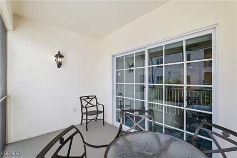 221 9th St S 207, Naples FL - photo 10 of 39
