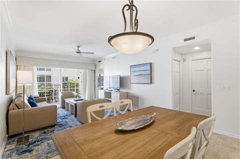 221 9th St S 207, Naples FL - photo 13 of 39