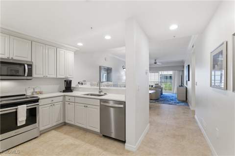 221 9th St S 207, Naples FL - photo 19 of 39