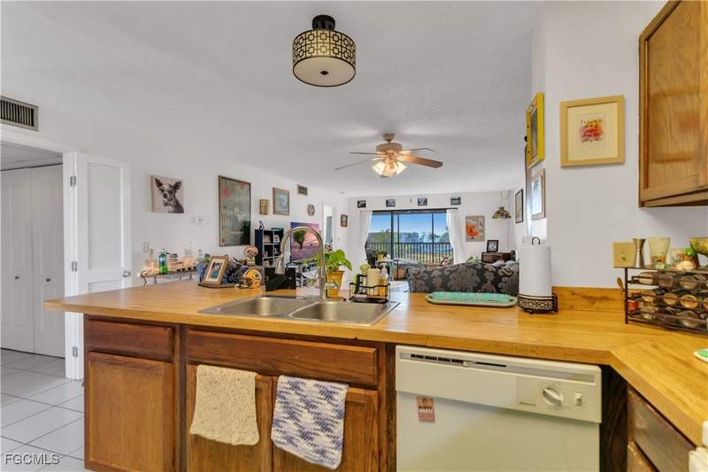 2 bedroom Condominium at 3458 Hancock Bridge Pkwy 141, Parkway Condo, North Fort Myers — photo 5