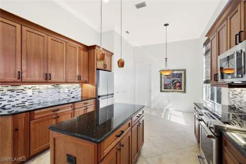 18190 Parkside Greens Dr, Fort Myers FL - photo 7 of 38