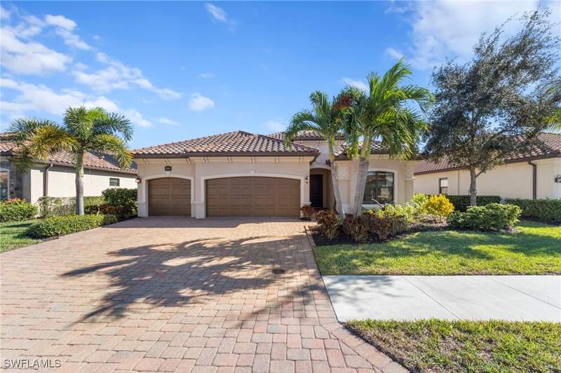 4 bedroom SingleFamilyResidence at 28095 Kerry Ct, Bonita National Golf And Country Club, Bonita Springs — photo 2