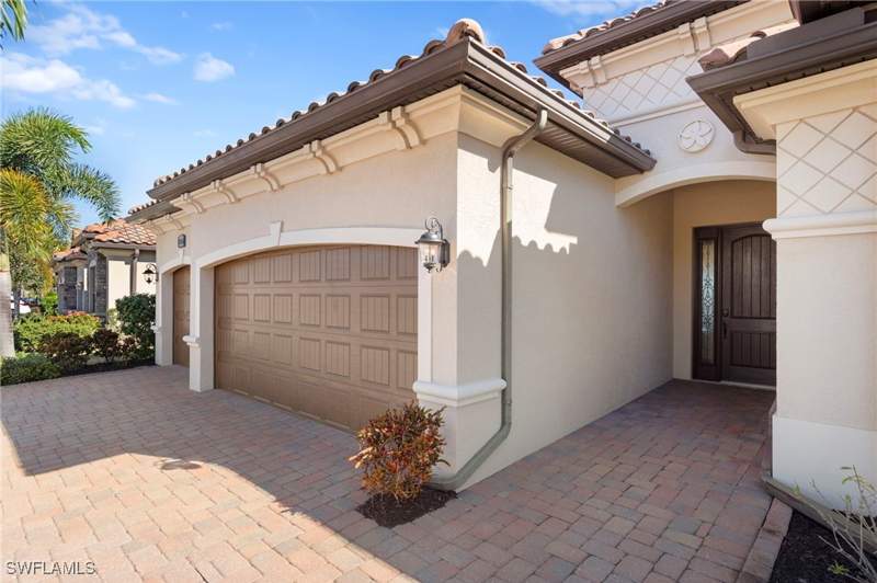 4 bedroom SingleFamilyResidence at 28095 Kerry Ct, Bonita National Golf And Country Club, Bonita Springs — photo 4