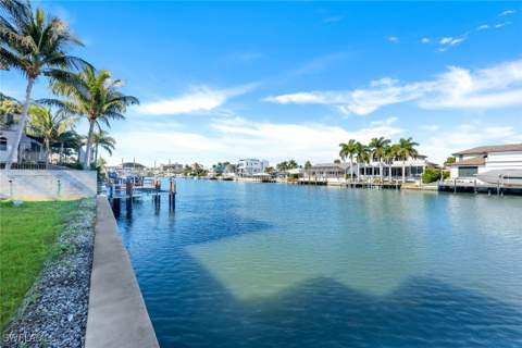 415 Seabee Ave, Naples FL - photo 16 of 31