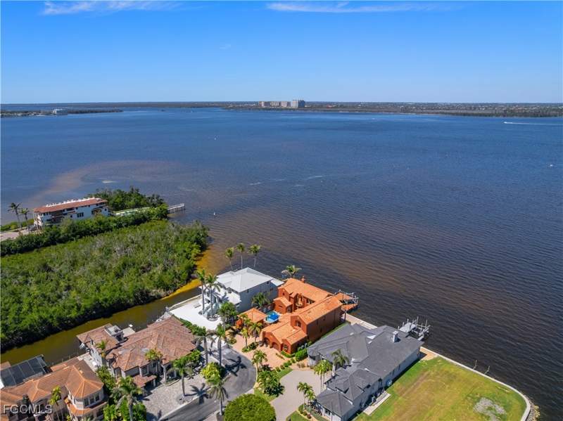 4 bedroom SingleFamilyResidence at 15400 Catalpa Cove Ln, Catalpa Pointe, Fort Myers — photo 3