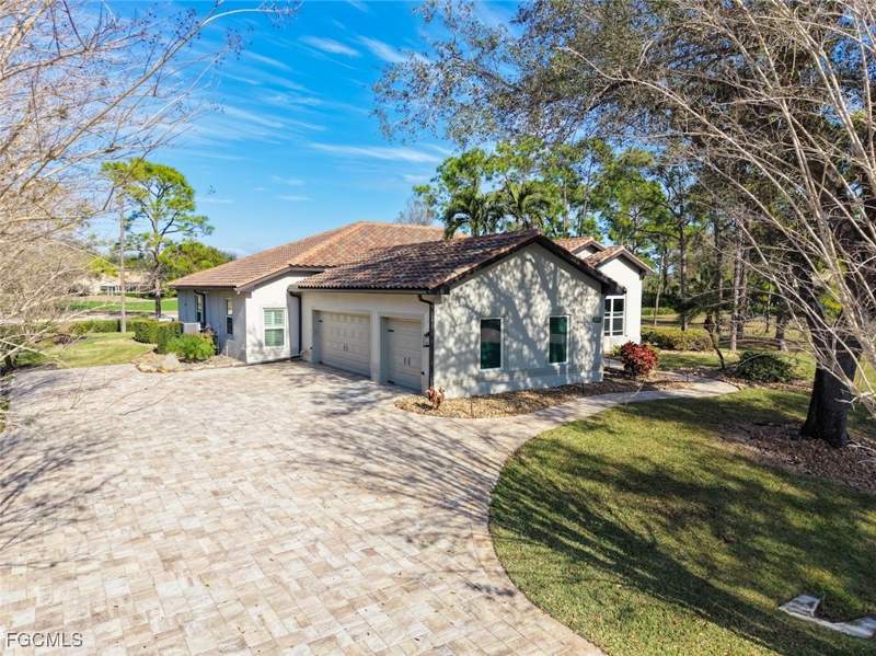 3 bedroom SingleFamilyResidence at 15520 Greenock Ln, Fiddlesticks Country Club, Fort Myers — photo 2