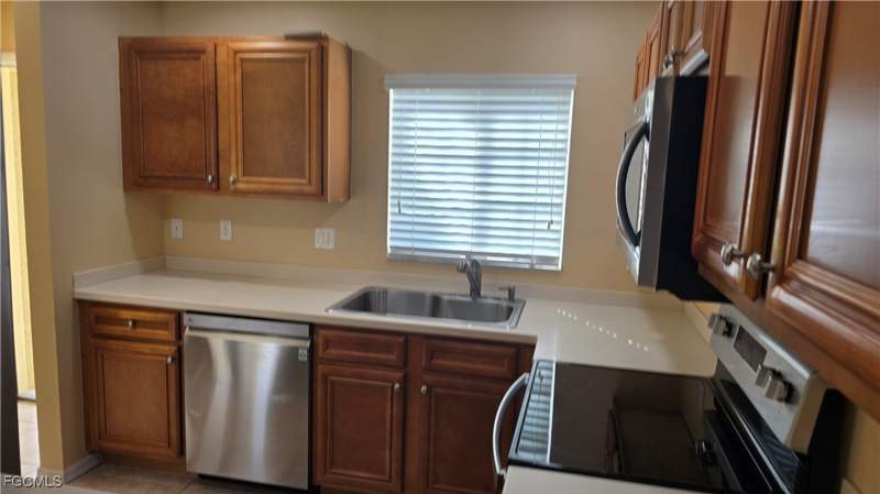 2 bedroom Townhouse at 12021 Rock Brook RUN 2105, TOWNHOMES AT STONEYBROOK, Fort Myers — photo 4
