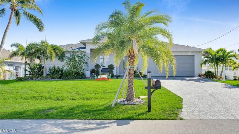 3 bedroom SingleFamilyResidence at 2214 SE 27th Ter, Cape Coral, Cape Coral — photo 3