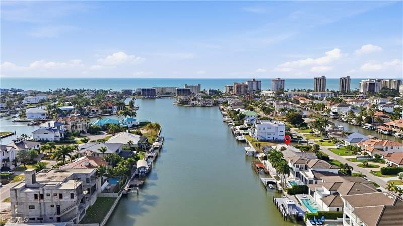 4 bedroom SingleFamilyResidence at 380 Conners Ave, Conners, Naples — photo 4