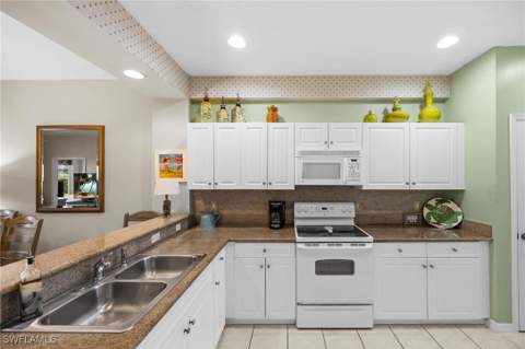 7930 Mahogany Run Ln 811, Naples FL - photo 11 of 50