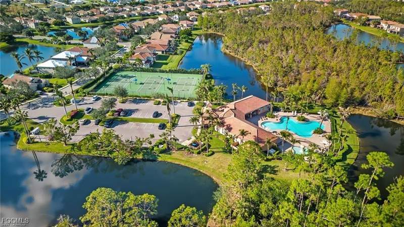 3 bedroom Townhouse at 3331 Dandolo Cir, Bella Vida, Cape Coral — photo 2