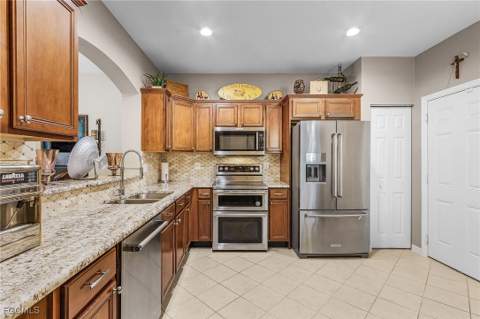 3331 Dandolo Cir, Cape Coral FL - photo 6 of 40