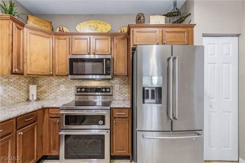 3331 Dandolo Cir, Cape Coral FL - photo 9 of 40