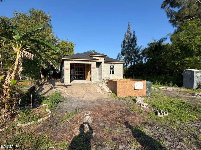 3 bedroom SingleFamilyResidence at 211 Charlotte Ave, Glenboro Groves, Fort Myers — photo 4
