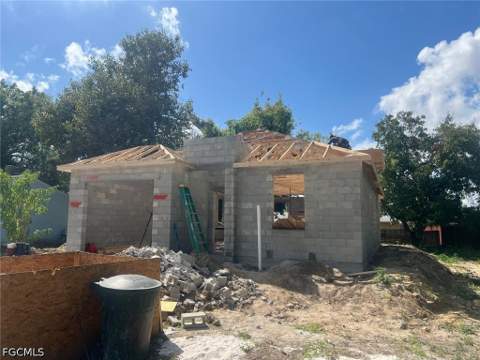 211 Charlotte Ave, Fort Myers FL - photo 9 of 14