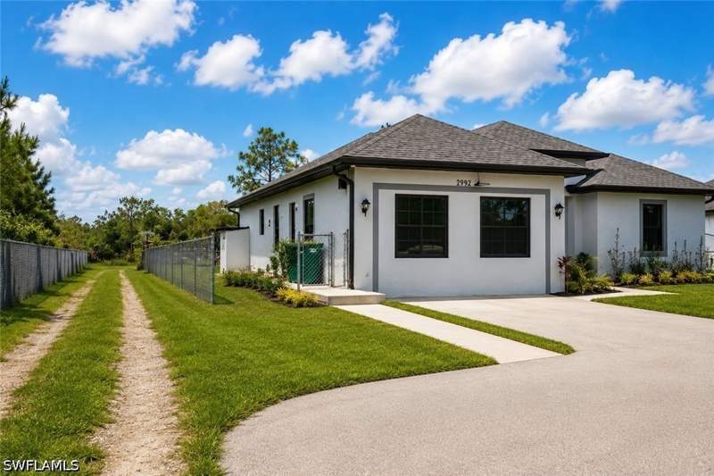 3 bedroom SingleFamilyResidence at 2992 41st Ave NE, Golden Gate Estates, Naples — photo 2