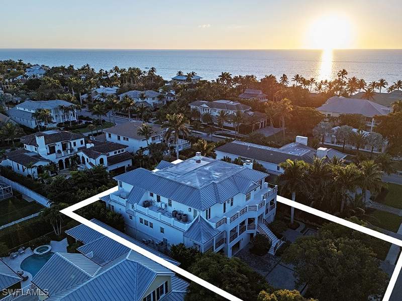 5 bedroom SingleFamilyResidence at 140 3rd Ave S, Olde Naples, Naples — photo 2