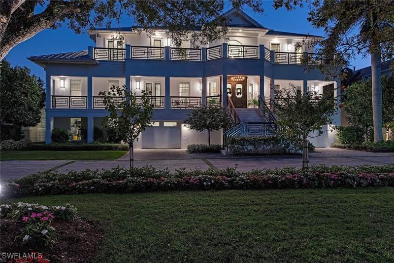 5 bedroom SingleFamilyResidence at 140 3rd Ave S, Olde Naples, Naples — photo 3