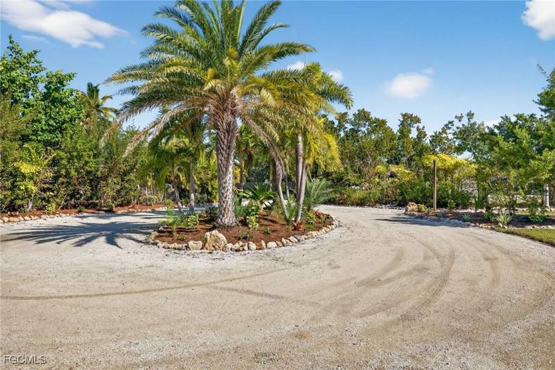 3 bedroom SingleFamilyResidence at 1211 Periwinkle WAY, PERIWINKLE TRAILER PARK, Sanibel — photo 4