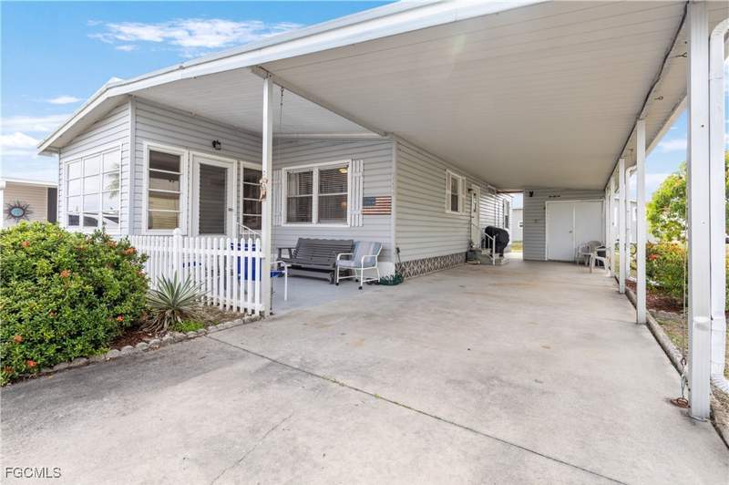 2 bedroom ManufacturedHome at 3544 Celestial Way, Tamiami Village, North Fort Myers — photo 2