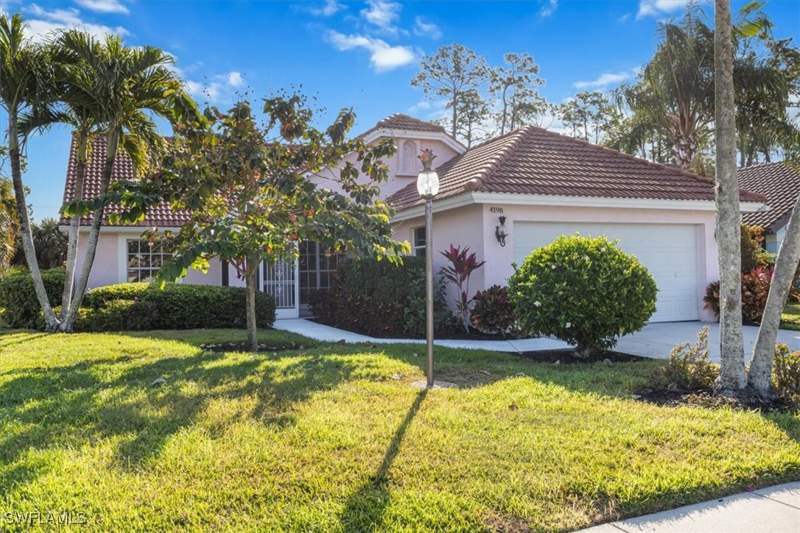 3 bedroom SingleFamilyResidence at 4198 Royal Wood Blvd, Royal Wood, Naples — photo 3