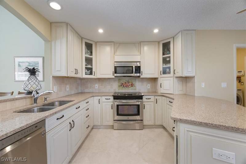 3 bedroom SingleFamilyResidence at 4198 Royal Wood Blvd, Royal Wood, Naples — photo 4
