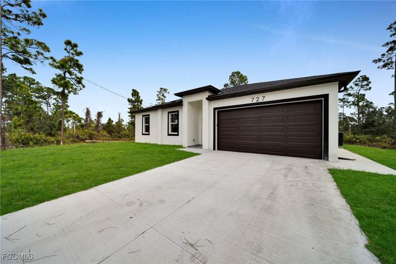 3 bedroom SingleFamilyResidence at 727 Santa Lucia Ave S, Lehigh Acres, Lehigh Acres — photo 3