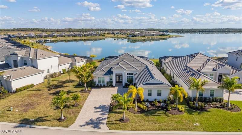 4 bedroom SingleFamilyResidence at 17244 Blue Sapphire Dr, Wildblue, Fort Myers — photo 3