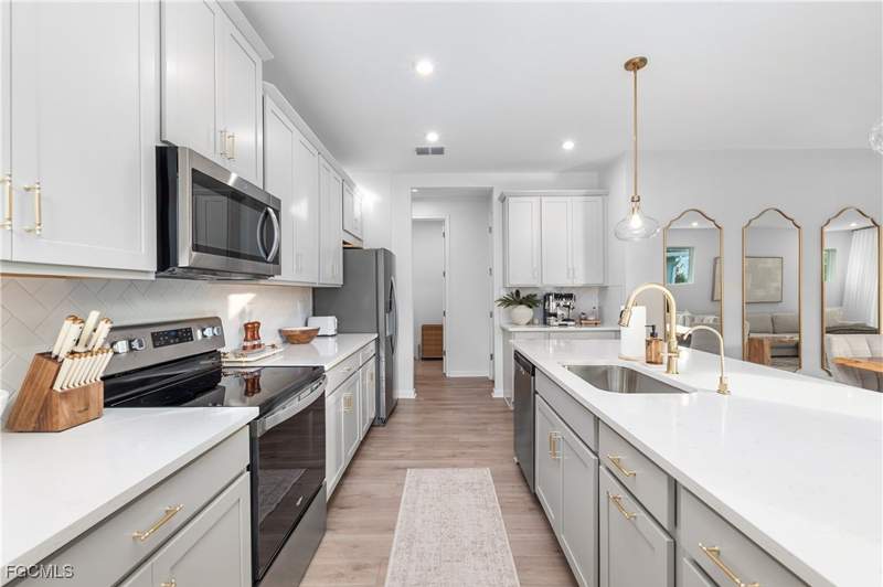 3 bedroom Attached at 10313 Bonavie Cove Dr, Bonavie Cove, Fort Myers — photo 5