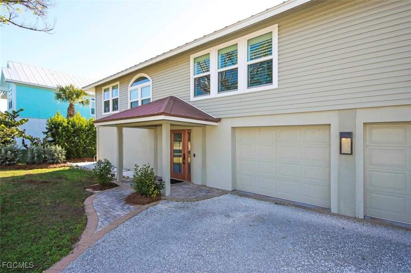 3 bedroom SingleFamilyResidence at 1890 Farm Trl, Island Woods, Sanibel — photo 2