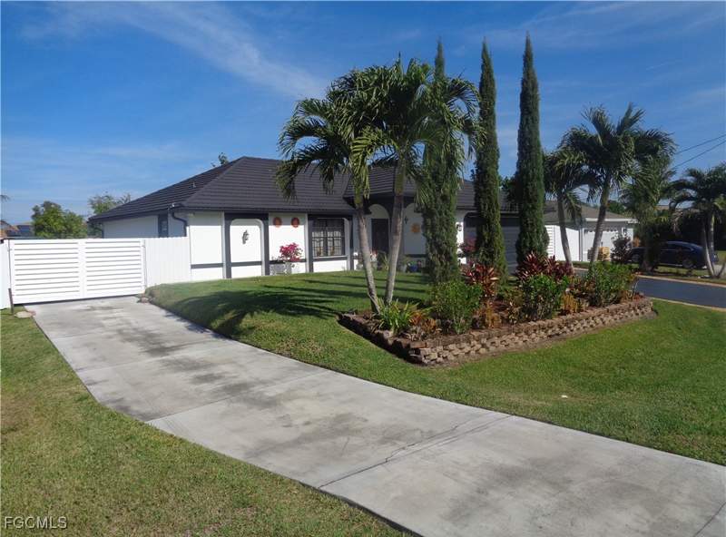 3 bedroom SingleFamilyResidence at 5540 Banning St, Lehigh Acres, Lehigh Acres — photo 4