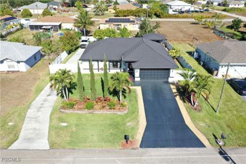 5540 Banning St, Lehigh Acres FL - photo 7 of 50