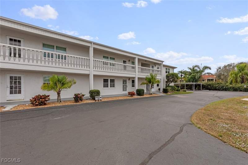 2 bedroom Condominium at 1830 Brantley Rd E3, Lake Lawn Condo, Fort Myers — photo 2