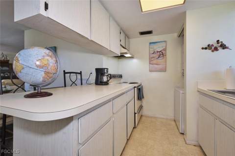 3350 Alouette Cir 1, Fort Myers FL - photo 11 of 35