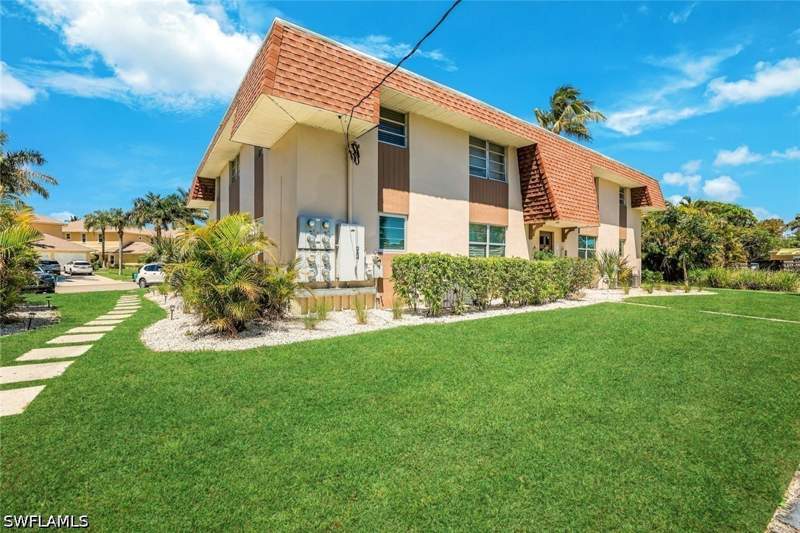1 bedroom Condominium at 457 Tallwood St 406, Marco Villa, Marco Island — photo 2