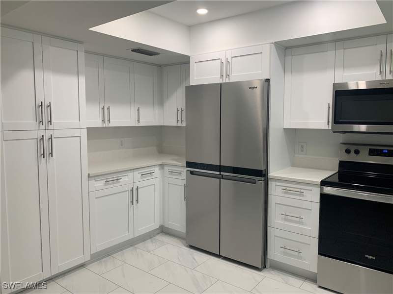 2 bedroom SingleFamilyResidence at 310 Carnaby Ct, Royal Arms Villas, Naples — photo 5