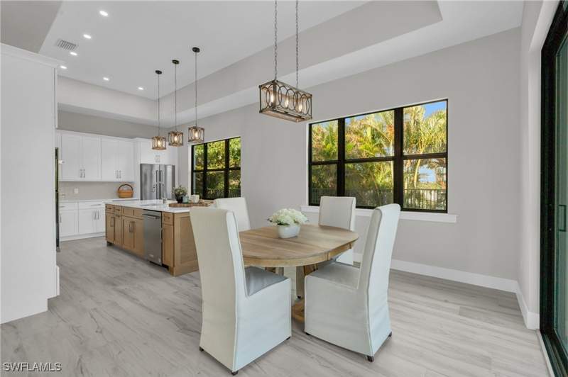 4 bedroom SingleFamilyResidence at 107 W Hilo St, Isles Of Capri, Naples — photo 5