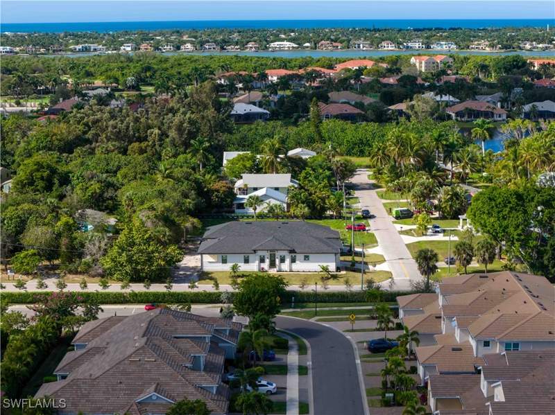 4 bedroom SingleFamilyResidence at 2480 Florida Ave, Sunset Homes, Naples — photo 5