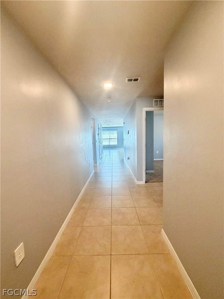 4 bedroom SingleFamilyResidence at 5013 Pinetree Cir, Labelle, Labelle — photo 2