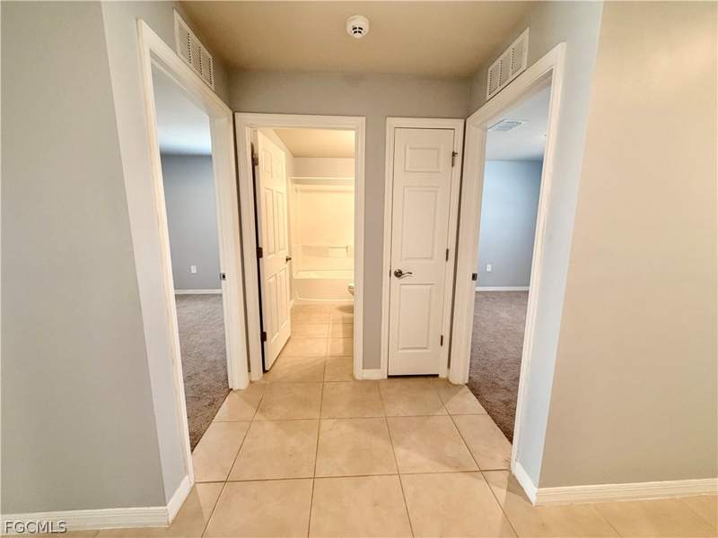 4 bedroom SingleFamilyResidence at 5013 Pinetree Cir, Labelle, Labelle — photo 3
