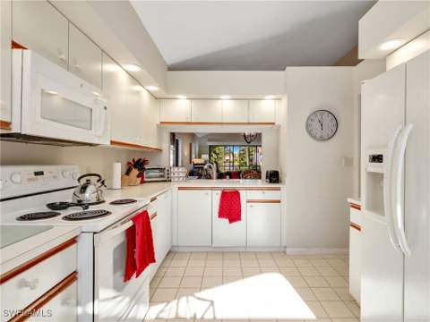 355 Bay Forest Dr 3A, Naples FL - photo 6 of 39